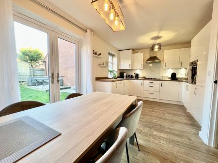 3 bedroom Semi-detached house for sale in Arundel Drive, Grantham, NG31