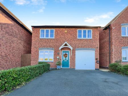 4 bedroom Detached house for sale in Balmoral Drive, Grantham, NG31