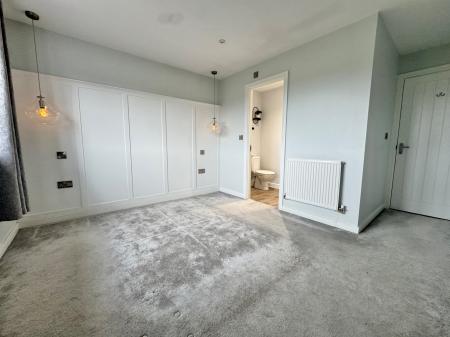 4 bedroom Detached house for sale in Balmoral Drive, Grantham, NG31