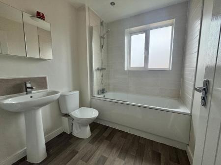 4 bedroom Detached house for sale in Balmoral Drive, Grantham, NG31