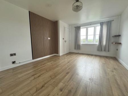 4 bedroom Detached house for sale in Balmoral Drive, Grantham, NG31