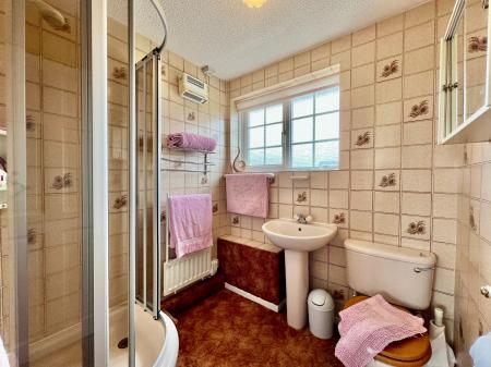 4 bedroom Detached house for sale in Barrowby Road, Grantham, NG31