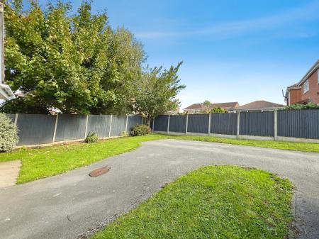 3 bedroom Detached house for sale in Baysdale Grove, Grantham, NG31