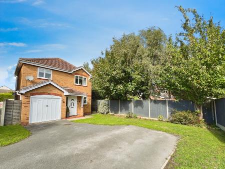 3 bedroom Detached house for sale in Baysdale Grove, Grantham, NG31