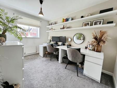 3 bedroom Detached house for sale in Baysdale Grove, Grantham, NG31