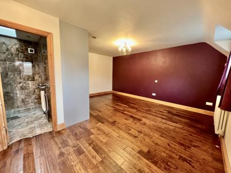 4 bedroom Detached house for sale in Bennington Close, Long Bennington, Newark, NG23