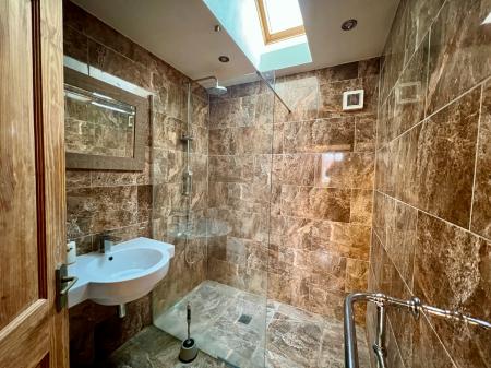 4 bedroom Detached house for sale in Bennington Close, Long Bennington, Newark, NG23