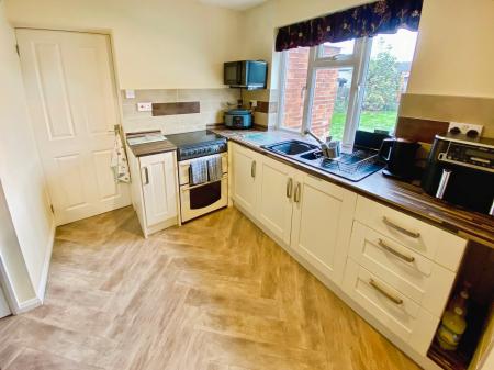 3 bedroom Semi-detached house for sale in Brittain Drive, Grantham, NG31