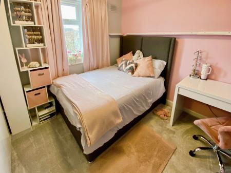 3 bedroom Semi-detached house for sale in Brittain Drive, Grantham, NG31