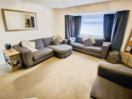 3 bedroom Semi-detached house for sale in Brittain Drive, Grantham, NG31