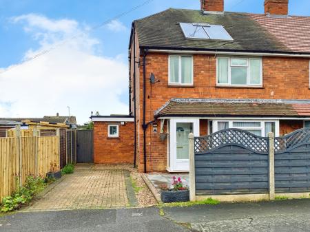 3 bedroom Semi-detached house for sale in Brittain Drive, Grantham, NG31
