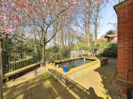 4 bedroom Detached house for sale in Cold Harbour Lane, Grantham, NG31