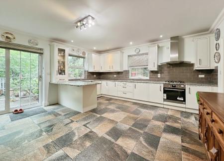 4 bedroom Detached house for sale in Cold Harbour Lane, Grantham, NG31