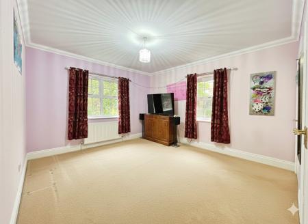 4 bedroom Detached house for sale in Cold Harbour Lane, Grantham, NG31