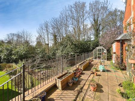 4 bedroom Detached house for sale in Cold Harbour Lane, Grantham, NG31