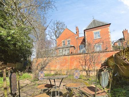 4 bedroom Detached house for sale in Cold Harbour Lane, Grantham, NG31