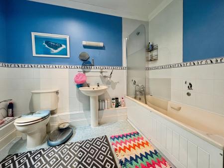 4 bedroom Detached house for sale in Cold Harbour Lane, Grantham, NG31