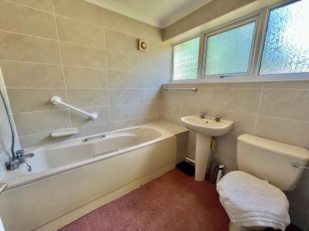 3 bedroom Bungalow for sale in Croft Drive, Grantham, NG31