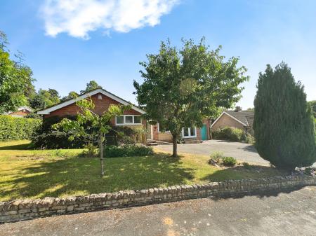 3 bedroom Bungalow for sale in Croft Drive, Grantham, NG31
