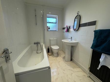 2 bedroom Terraced House for sale in Dudley Road, Grantham, NG31