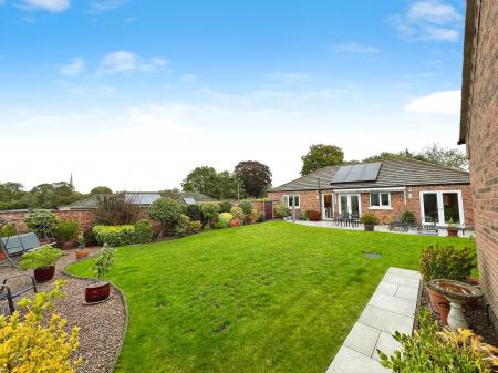 4 bedroom Bungalow for sale in Ermine Street, Ancaster, Grantham, NG32