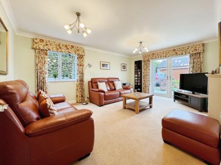 4 bedroom Bungalow for sale in Ermine Street, Ancaster, Grantham, NG32