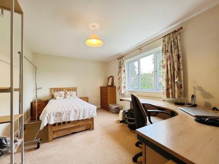 4 bedroom Bungalow for sale in Ermine Street, Ancaster, Grantham, NG32