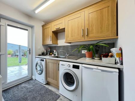 4 bedroom Bungalow for sale in Ermine Street, Ancaster, Grantham, NG32