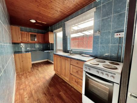 2 bedroom Semi-detached house for sale in Harlaxton Road, Grantham, NG31