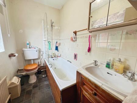 3 bedroom Terraced House for sale in Harrowby Lane, Grantham, NG31