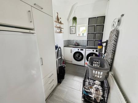 3 bedroom Semi-detached house for sale in Harrowby Lane, Grantham, NG31