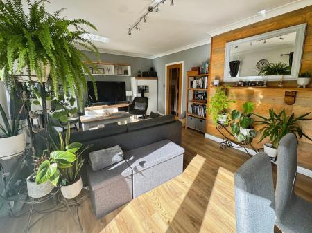 3 bedroom Semi-detached house for sale in Harrowby Lane, Grantham, NG31