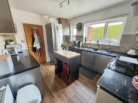 3 bedroom Semi-detached house for sale in Harrowby Lane, Grantham, NG31