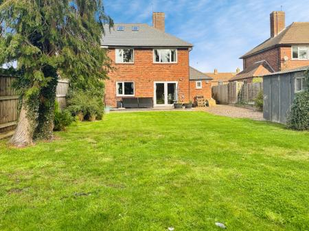 3 bedroom Semi-detached house for sale in Harrowby Lane, Grantham, NG31