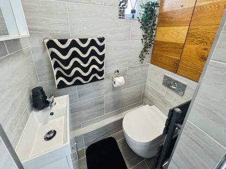 3 bedroom Semi-detached house for sale in Harrowby Lane, Grantham, NG31