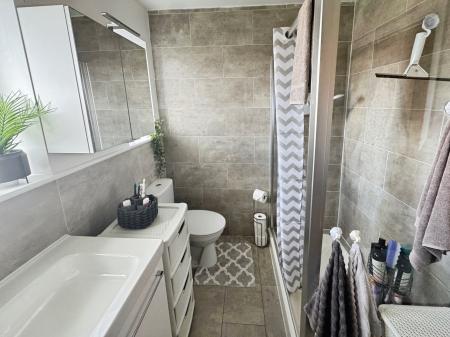 3 bedroom Semi-detached house for sale in Harrowby Lane, Grantham, NG31