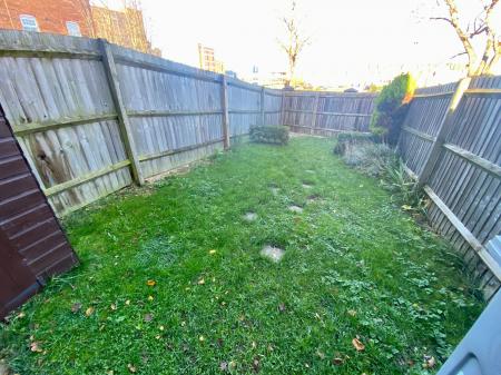 2 bedroom Terraced House for sale in Hathersage Close, Grantham, NG31