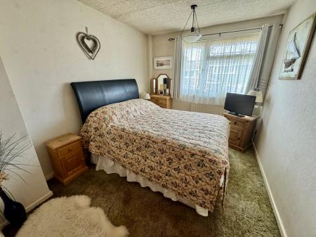 3 bedroom Semi-detached house for sale in Hillingford Way, Grantham, NG31