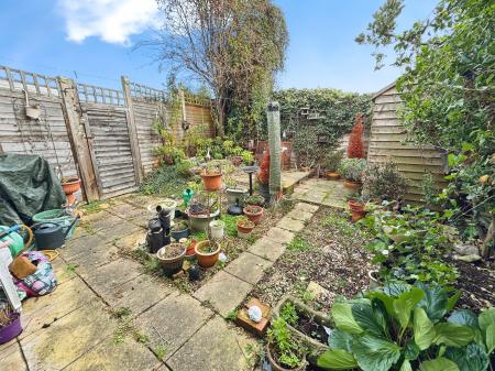 3 bedroom Semi-detached house for sale in Hillingford Way, Grantham, NG31