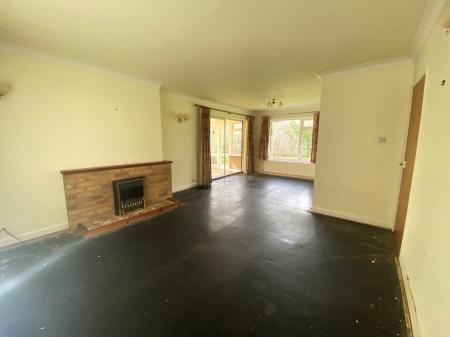 2 bedroom Detached bungalow for sale in Hillside Drive, Grantham, NG31