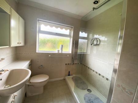 2 bedroom Detached bungalow for sale in Hillside Drive, Grantham, NG31