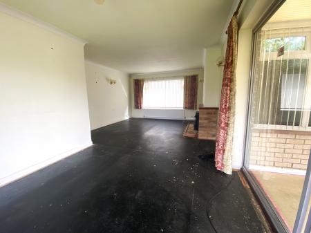 2 bedroom Detached bungalow for sale in Hillside Drive, Grantham, NG31