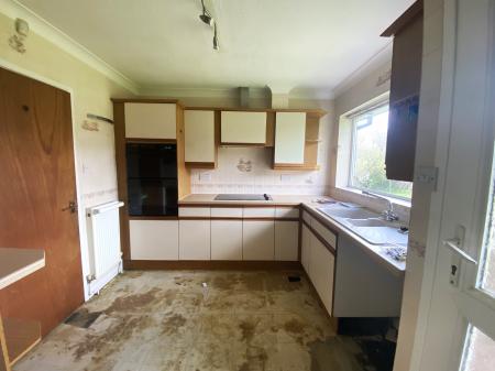 2 bedroom Detached bungalow for sale in Hillside Drive, Grantham, NG31