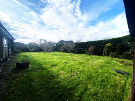 2 bedroom Detached bungalow for sale in Hillside Drive, Grantham, NG31