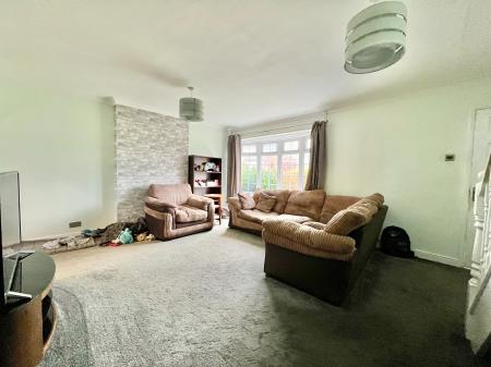 3 bedroom Detached house for sale in Kenilworth Road, Grantham, NG31