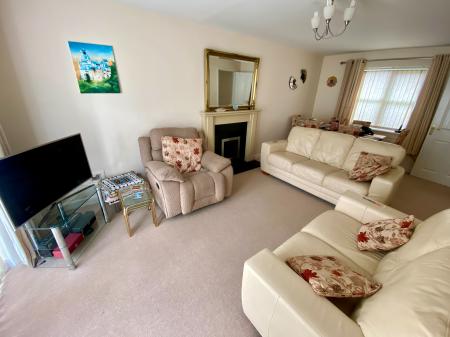 4 bedroom Detached house for sale in Langford Gardens, Grantham, NG31