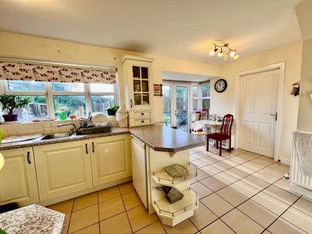 4 bedroom Detached house for sale in Langford Gardens, Grantham, NG31