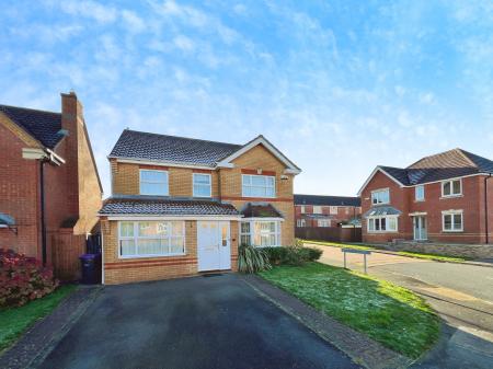 4 bedroom Detached house for sale in Lindisfarne Way, Grantham, NG31