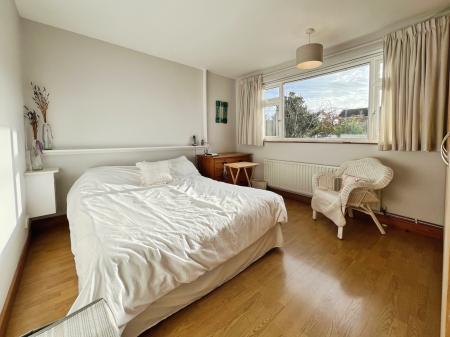 3 bedroom Bungalow for sale in Longcliffe Road, Grantham, NG31