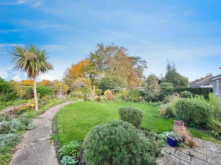 3 bedroom Bungalow for sale in Longcliffe Road, Grantham, NG31